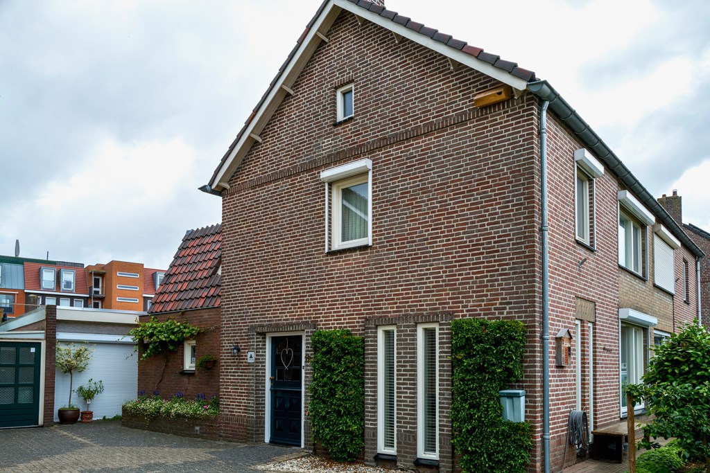 Woning Hoornmanstraat 12